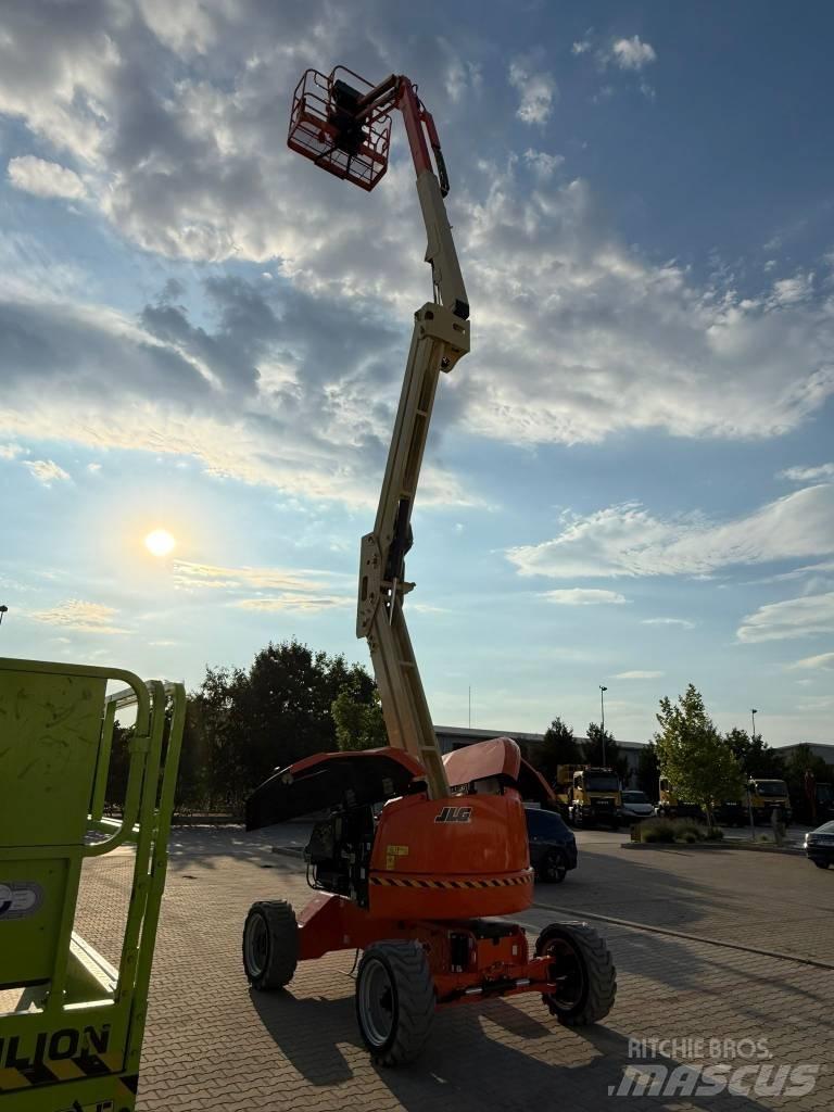 JLG EC450AJ Iseliikuvad poomtõstukid