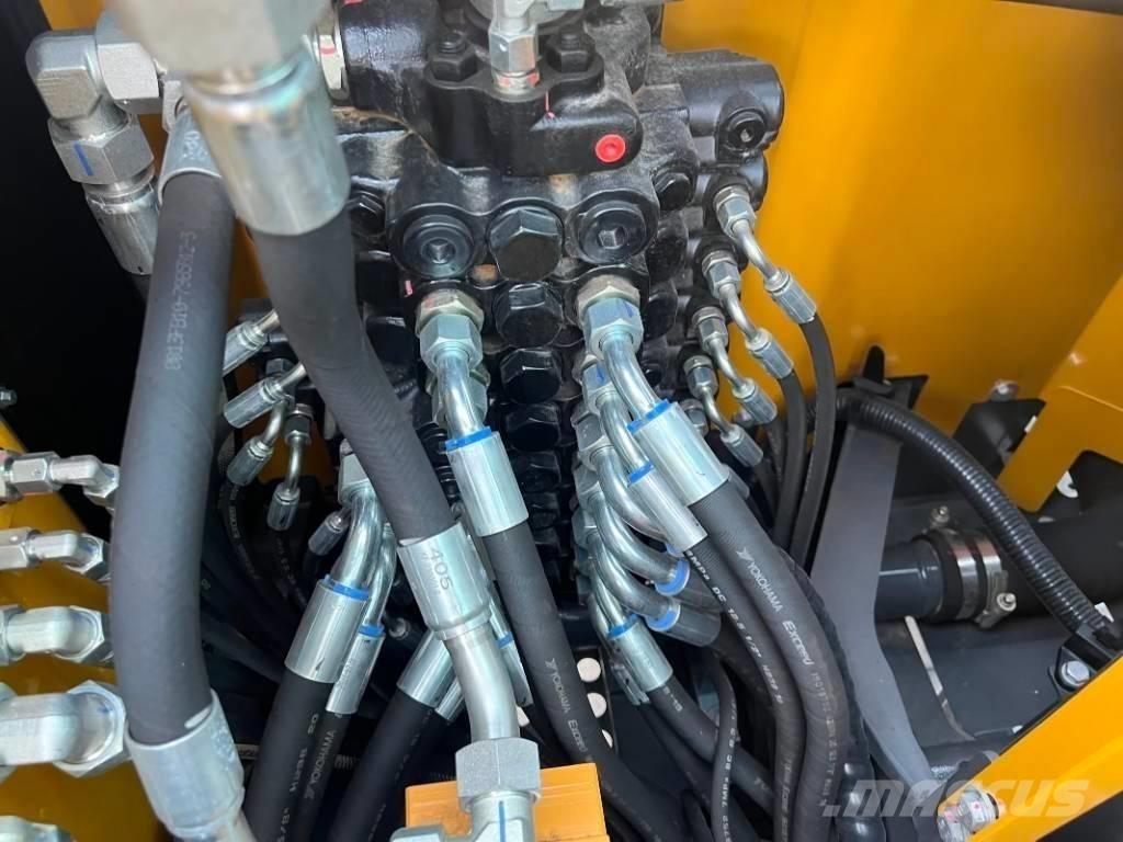 XCMG XE 75 Roomikekskavaatorid