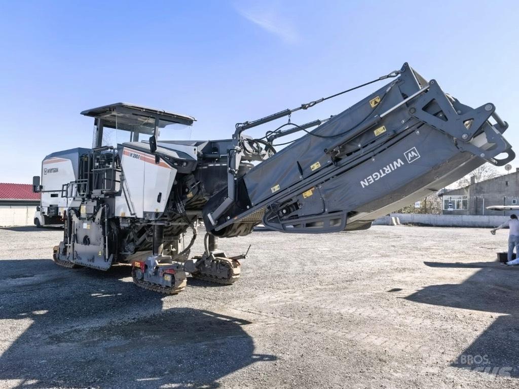 Wirtgen W 200 F Asfaldi külmfreesimise masinad