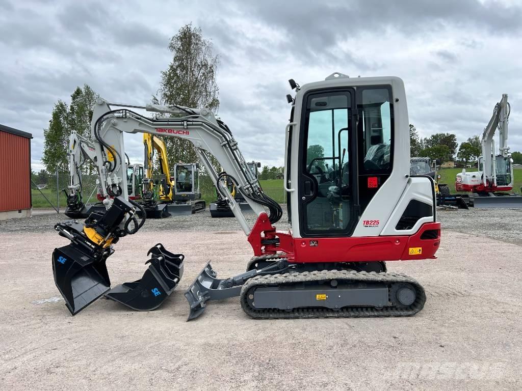 Takeuchi TB225 Miniekskavaatorid < 7 t
