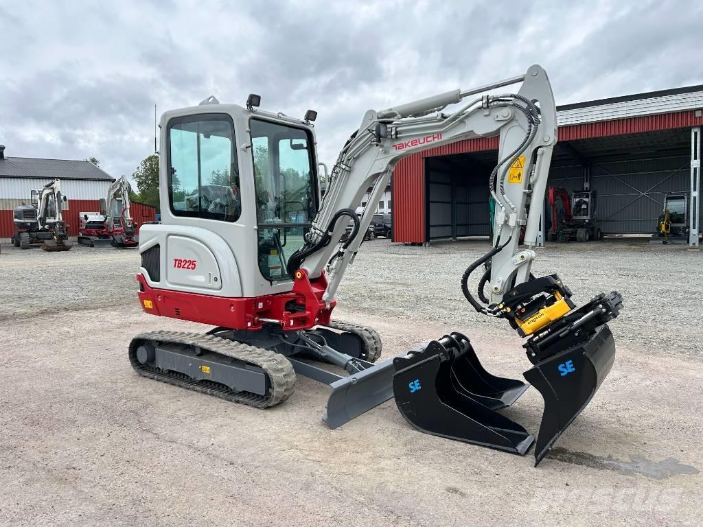 Takeuchi TB225 Miniekskavaatorid < 7 t