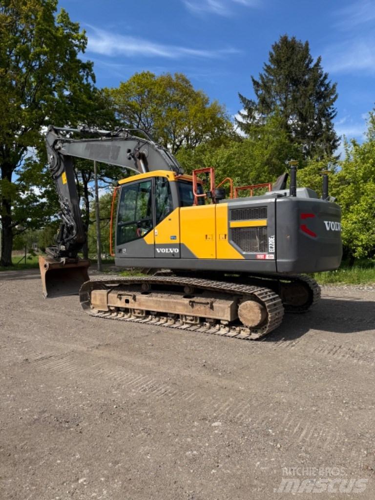 Volvo EC 220 EL Roomikekskavaatorid