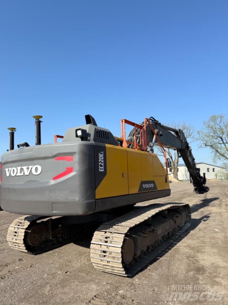 Volvo EC 220 EL Roomikekskavaatorid
