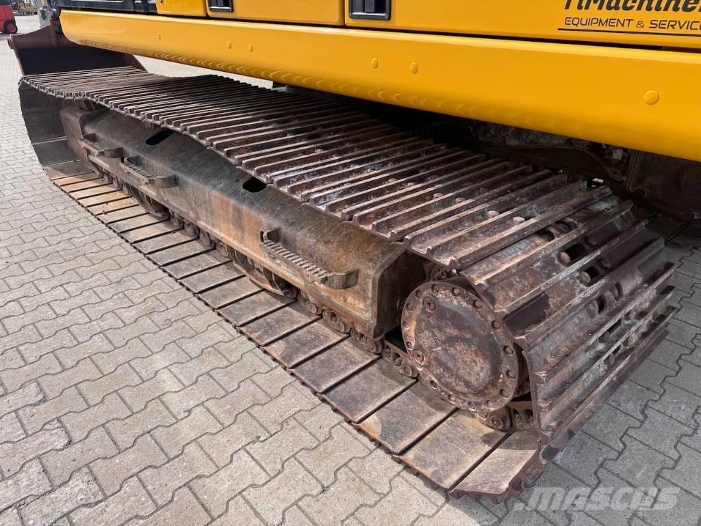 CAT 323 Roomikekskavaatorid