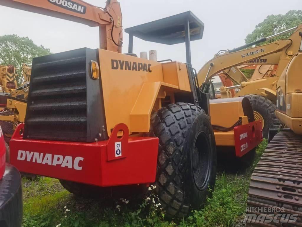 Dynapac ca251d Ühe trumliga rullid
