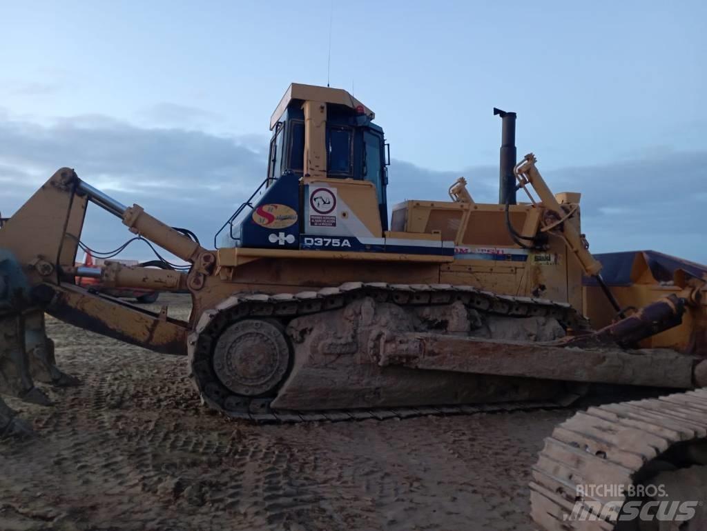 Komatsu D 375 A-2 Buldooserid