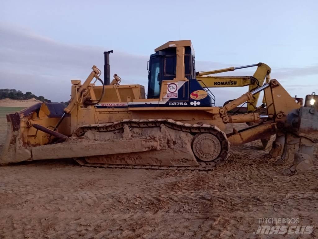 Komatsu D 375 A-2 Buldooserid