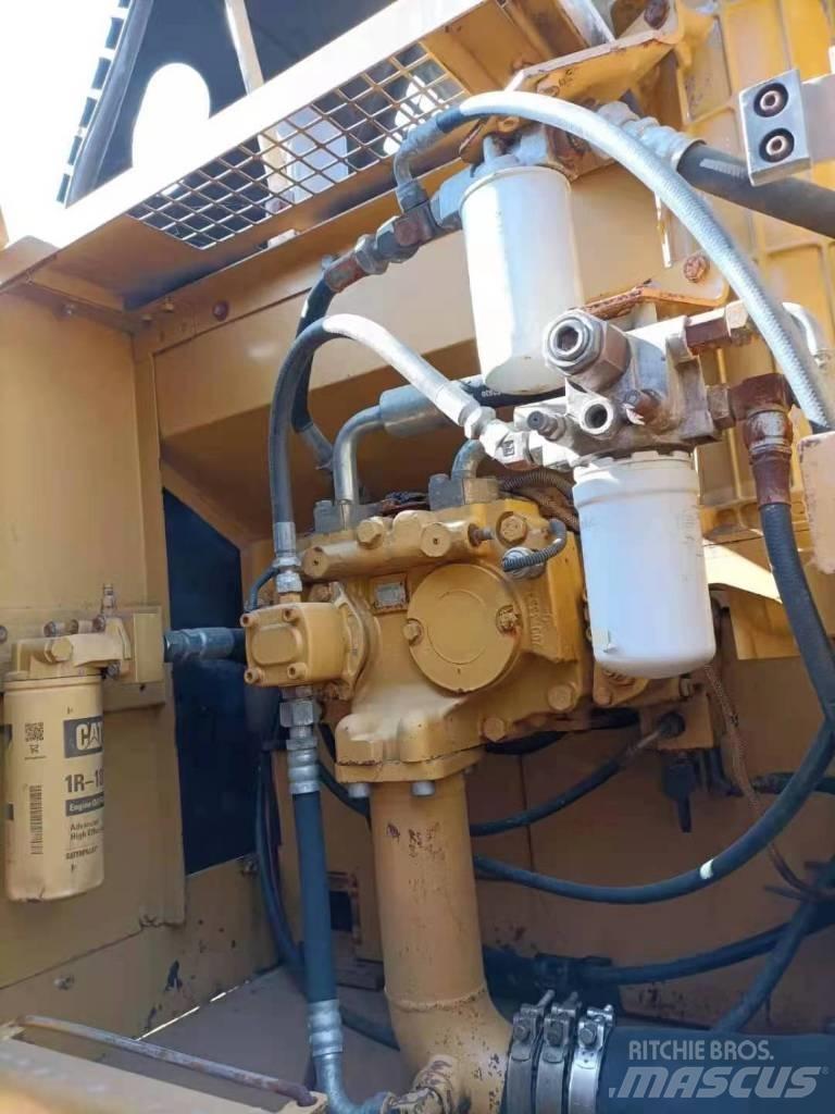 CAT 329 D L Roomikekskavaatorid