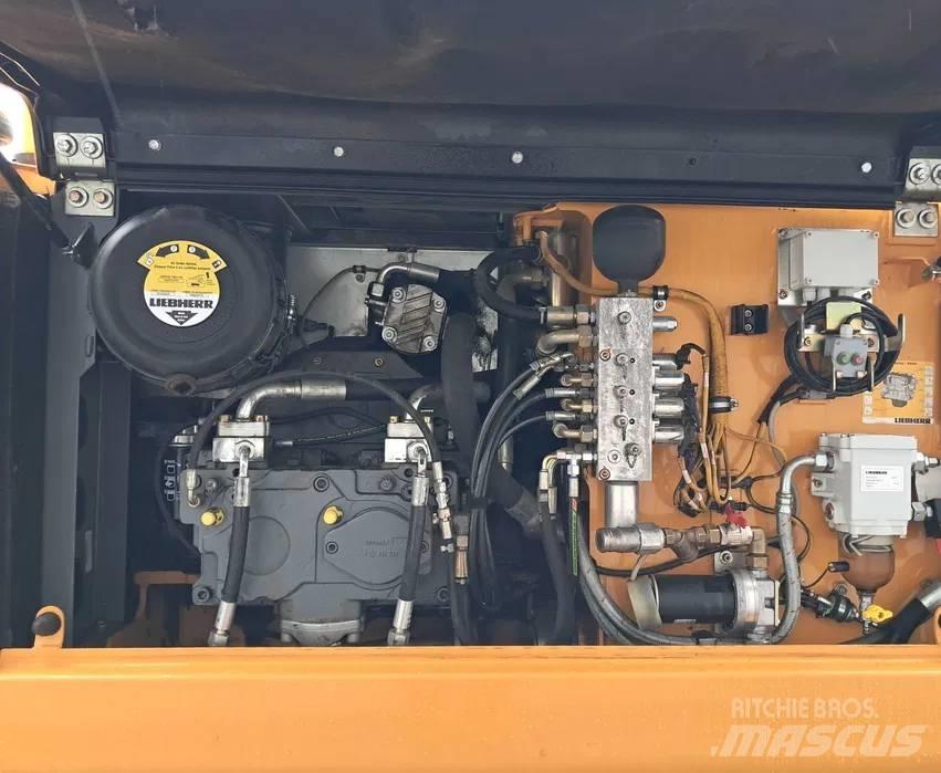 Liebherr R 926 LC Roomikekskavaatorid