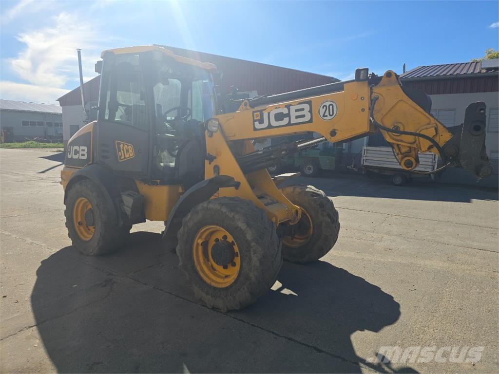 JCB TM 220 Rataslaadurid