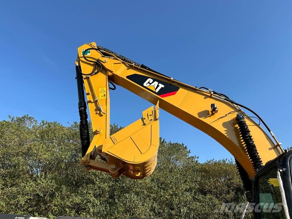 CAT 320DL Roomikekskavaatorid