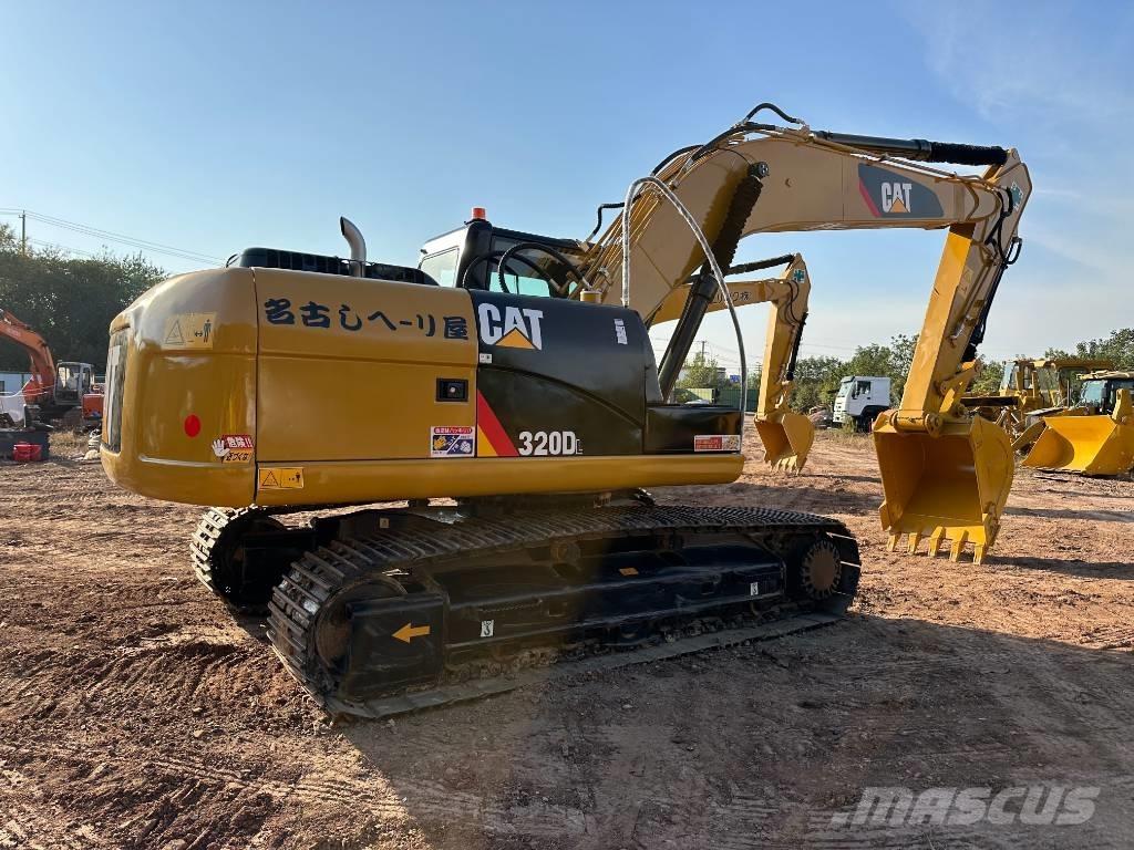 CAT 320DL Roomikekskavaatorid