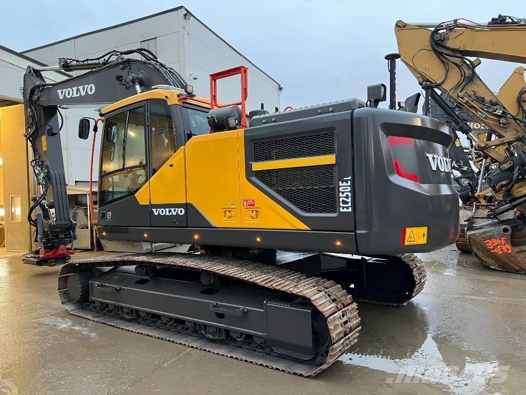 Volvo EC 250 EL Roomikekskavaatorid