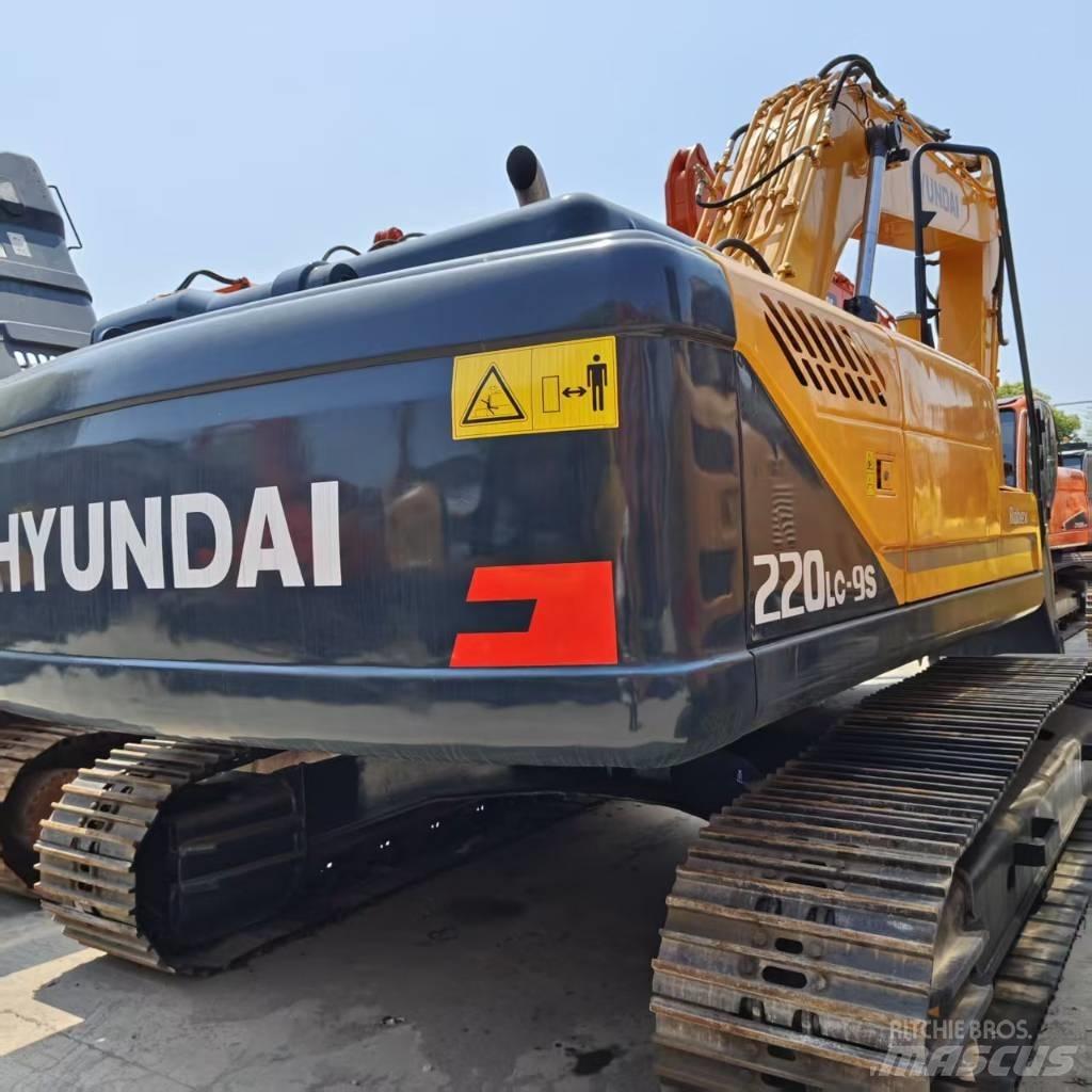 Hyundai 220lc-9s Roomikekskavaatorid
