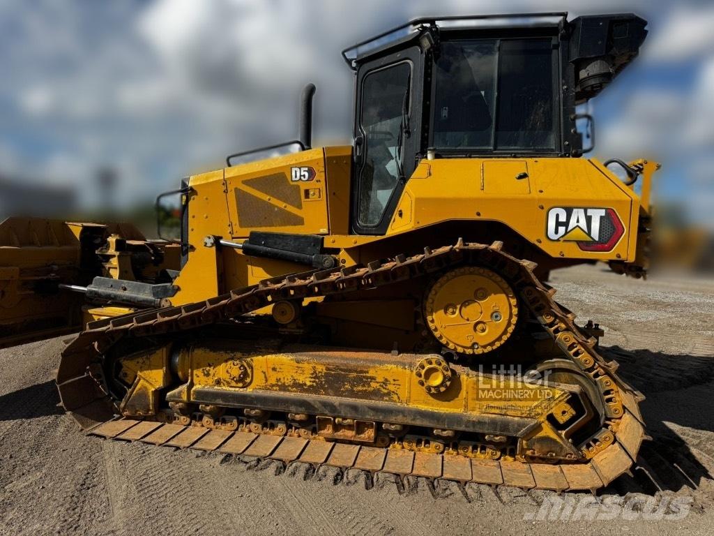 CAT D 5 Buldooserid