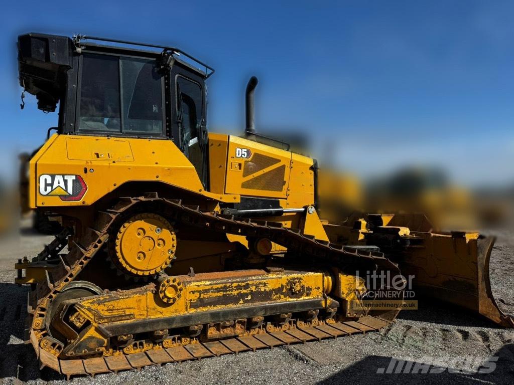 CAT D 5 Buldooserid