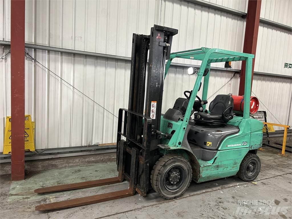 Mitsubishi FG25NT Gaasitõstukid