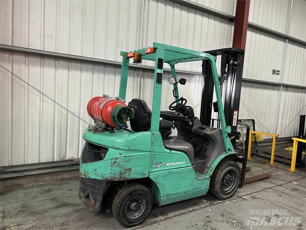 Mitsubishi FG25NT Gaasitõstukid