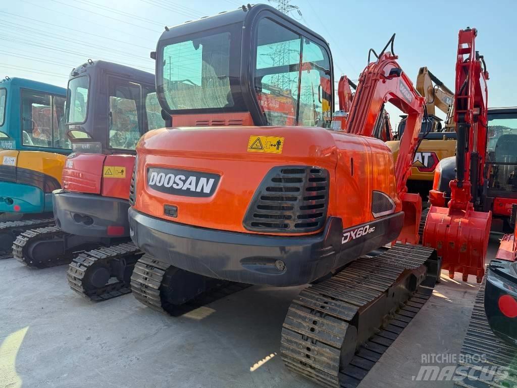 Doosan DX 60 Miniekskavaatorid < 7 t