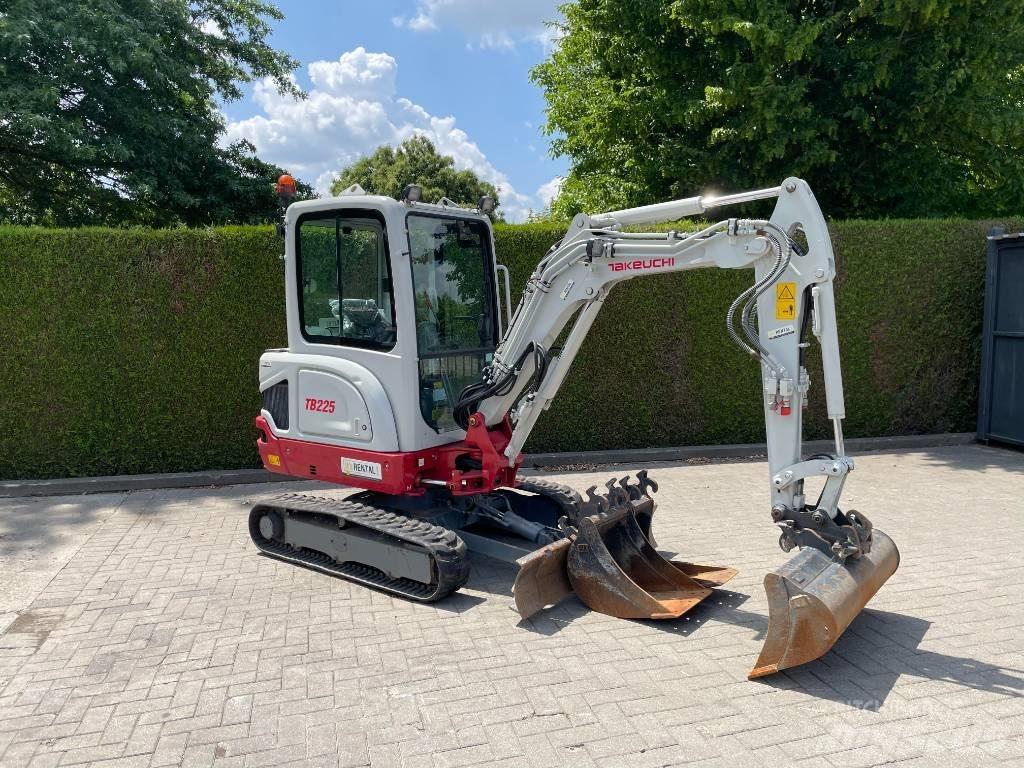 Takeuchi TB 225 Miniekskavaatorid < 7 t