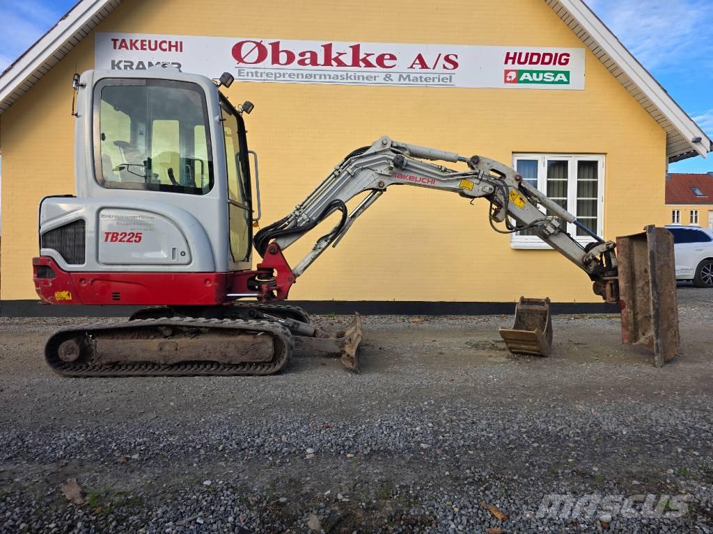 Takeuchi TB 225 Miniekskavaatorid < 7 t