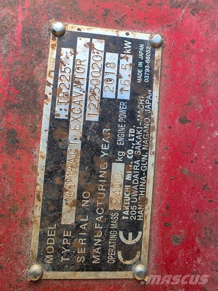 Takeuchi TB 225 Miniekskavaatorid < 7 t