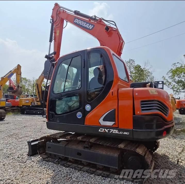 Doosan DX75-9C Väikeekskavaatorid 7t-12t