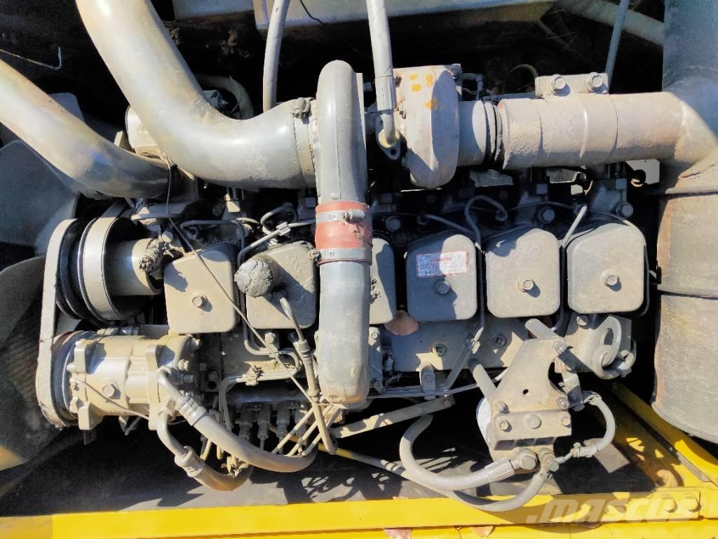 Komatsu PC200-6 Roomikekskavaatorid