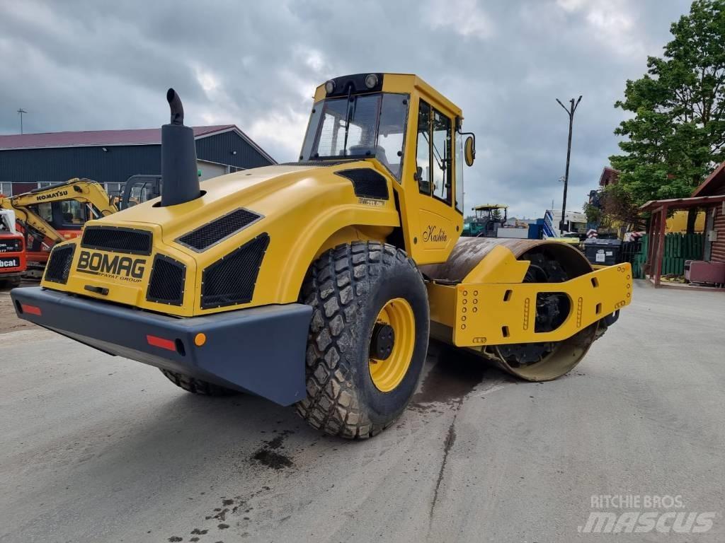 Bomag BW 213 D H-4 Ühe trumliga rullid