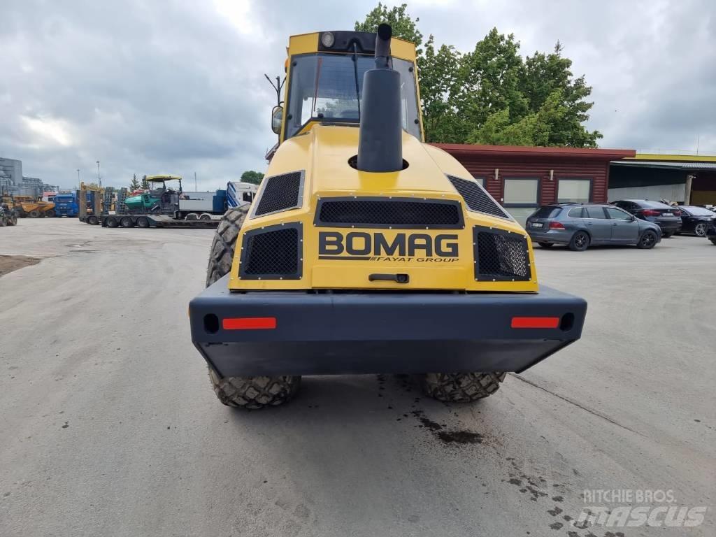 Bomag BW 213 D H-4 Ühe trumliga rullid