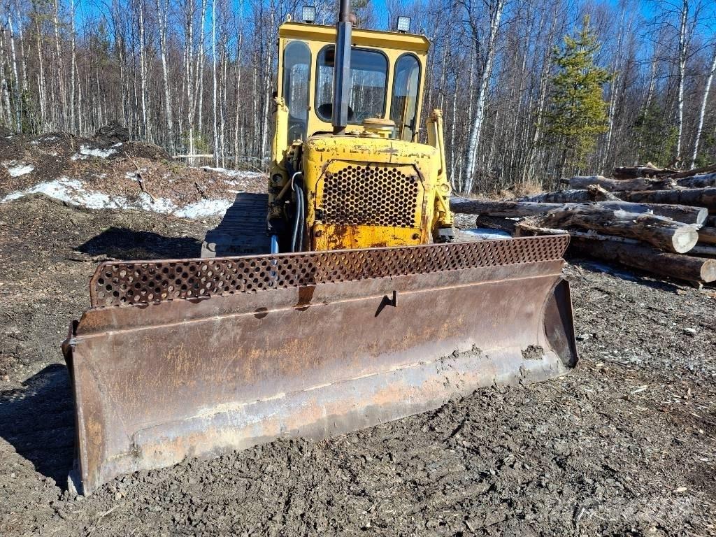 CAT D 4 D Buldooserid