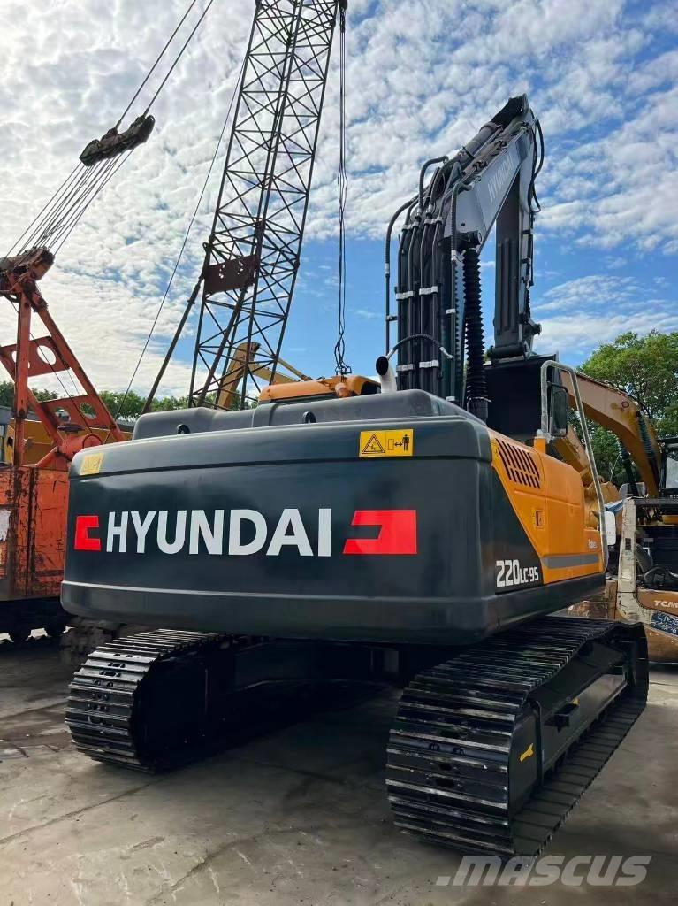 Hyundai R220LC-9S Roomikekskavaatorid