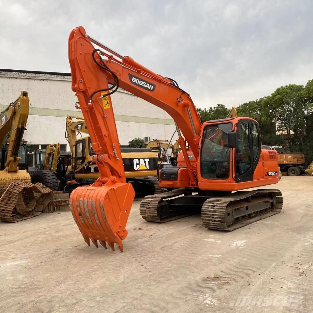 Doosan DX 140 LC Roomikekskavaatorid