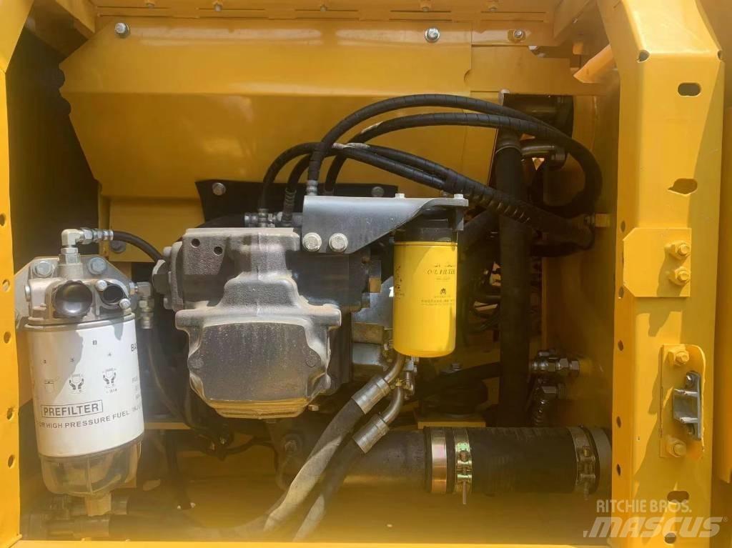 Komatsu PC 200-8 Väikeekskavaatorid 7t-12t