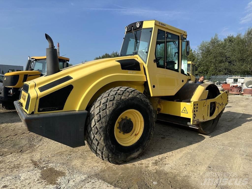 Bomag BW213-DH4 Ühe trumliga rullid