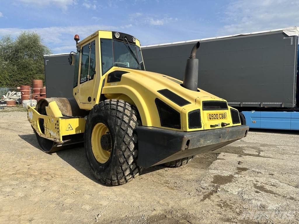 Bomag BW213-DH4 Ühe trumliga rullid