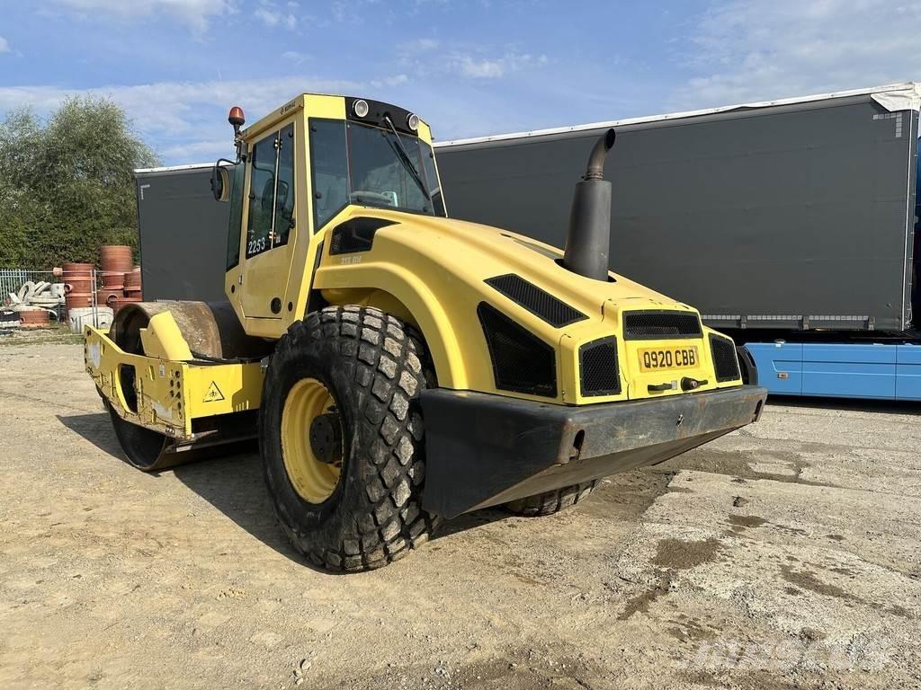 Bomag BW213-DH4 Ühe trumliga rullid