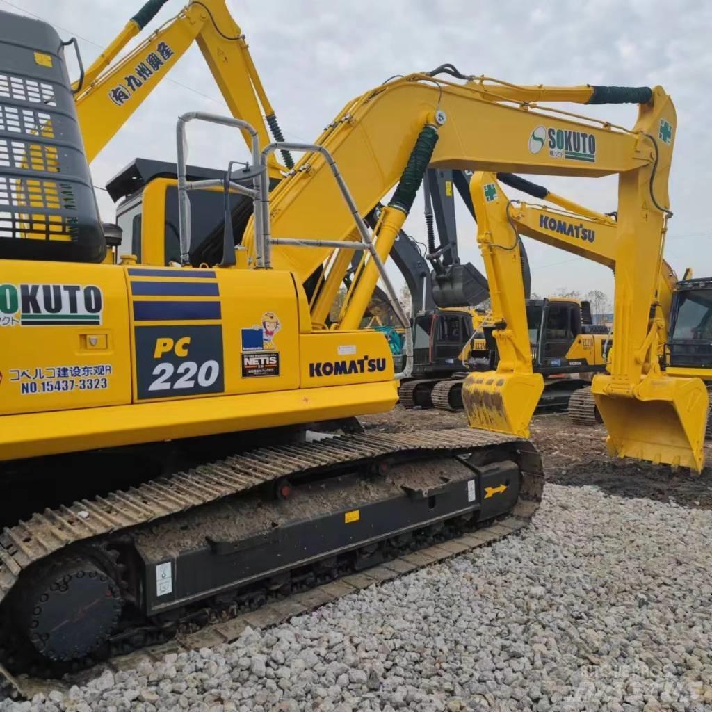 Komatsu PC 220-8 Roomikekskavaatorid