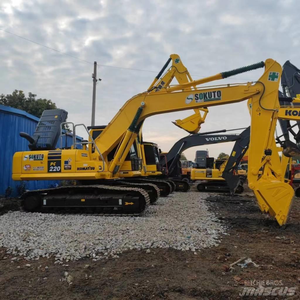 Komatsu PC 220-8 Roomikekskavaatorid