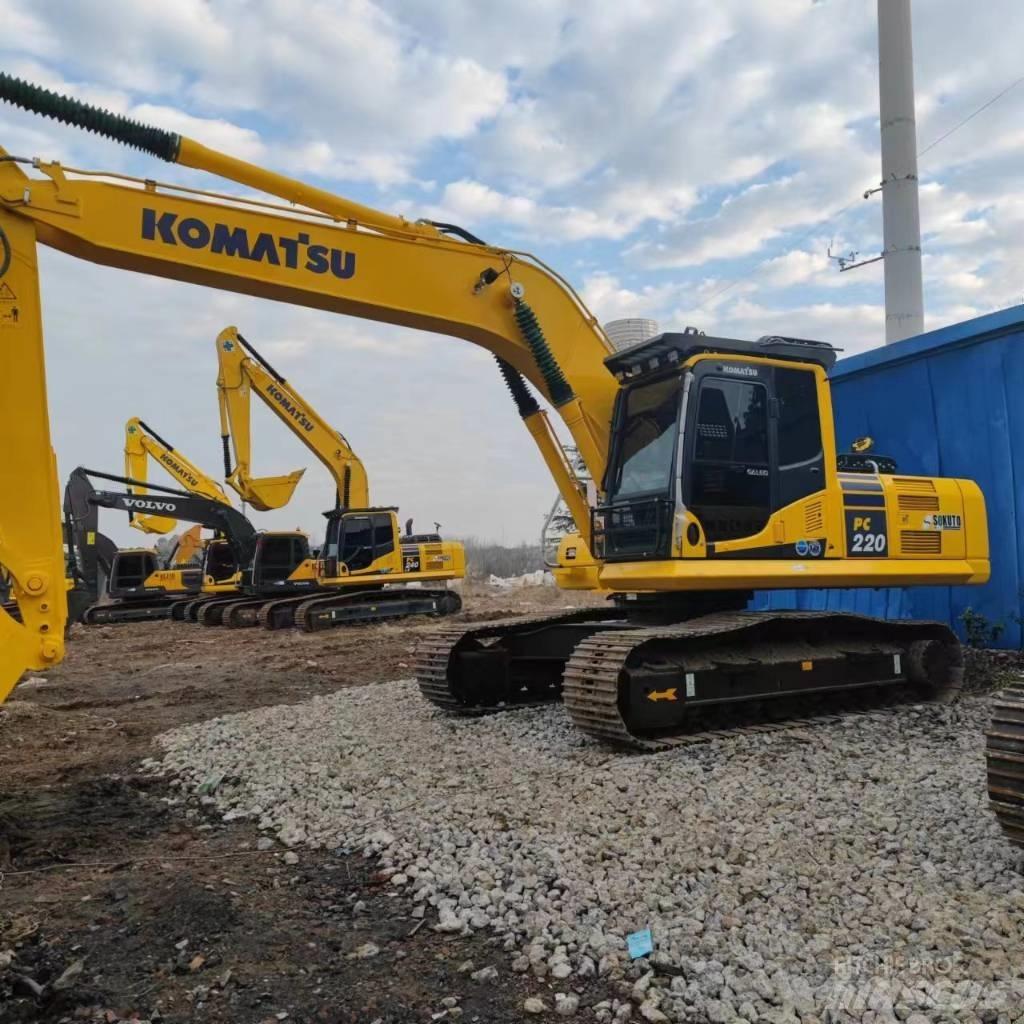 Komatsu PC 220-8 Roomikekskavaatorid