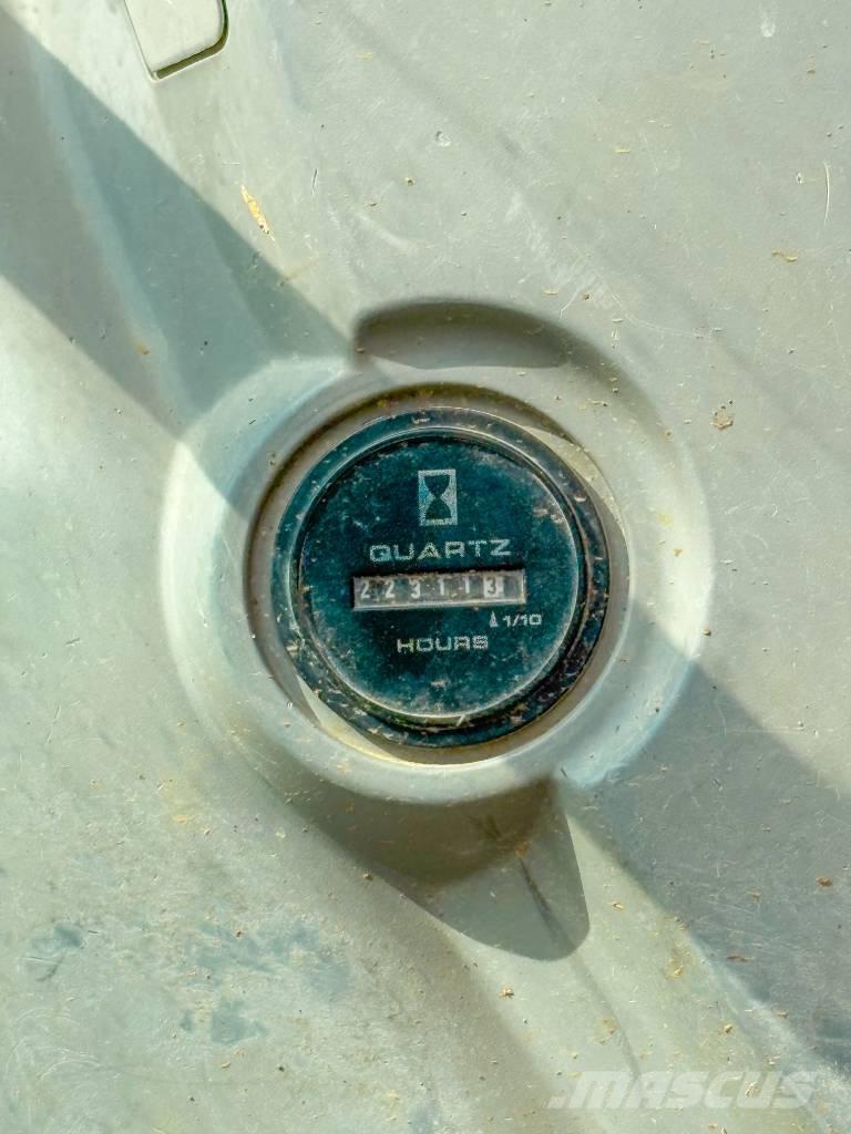 New Holland E 245 B Roomikekskavaatorid