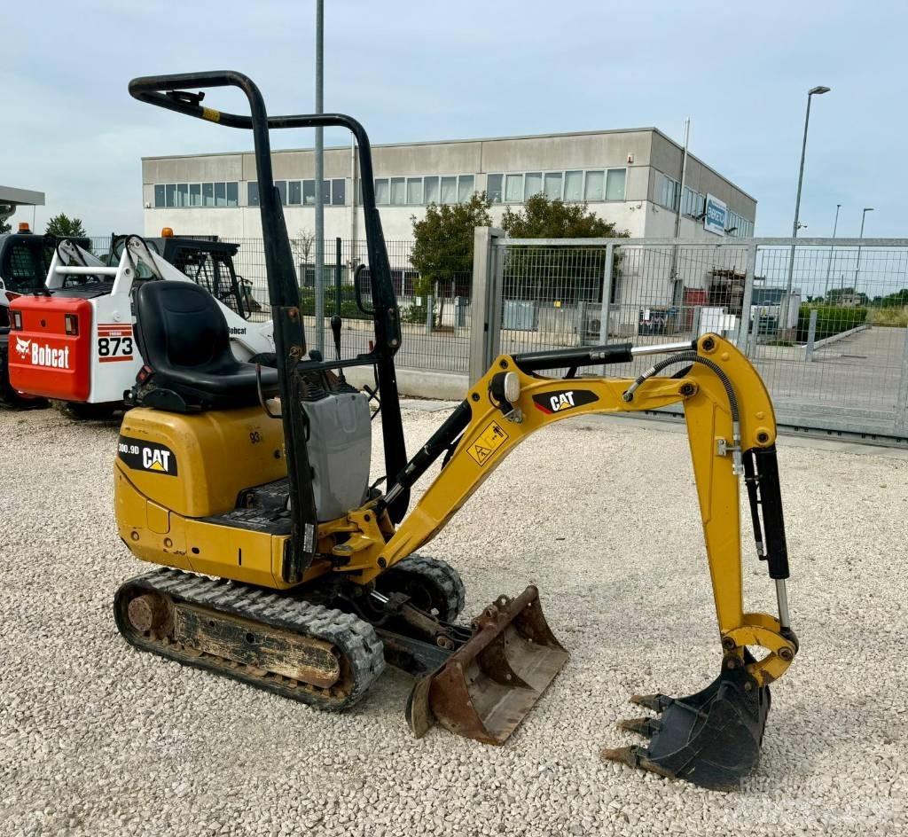 CAT 300.9 D Miniekskavaatorid < 7 t