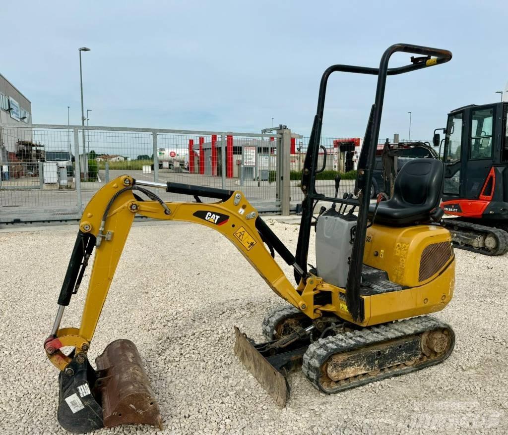 CAT 300.9 D Miniekskavaatorid < 7 t