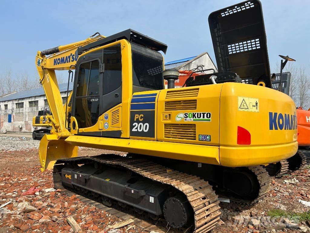 Komatsu PC 200-8 Roomikekskavaatorid