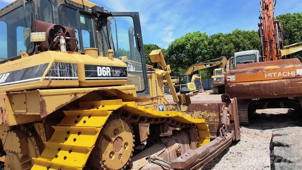 CAT D 6 R Buldooserid