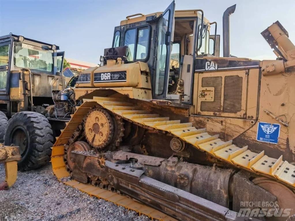 CAT D 6 R Buldooserid