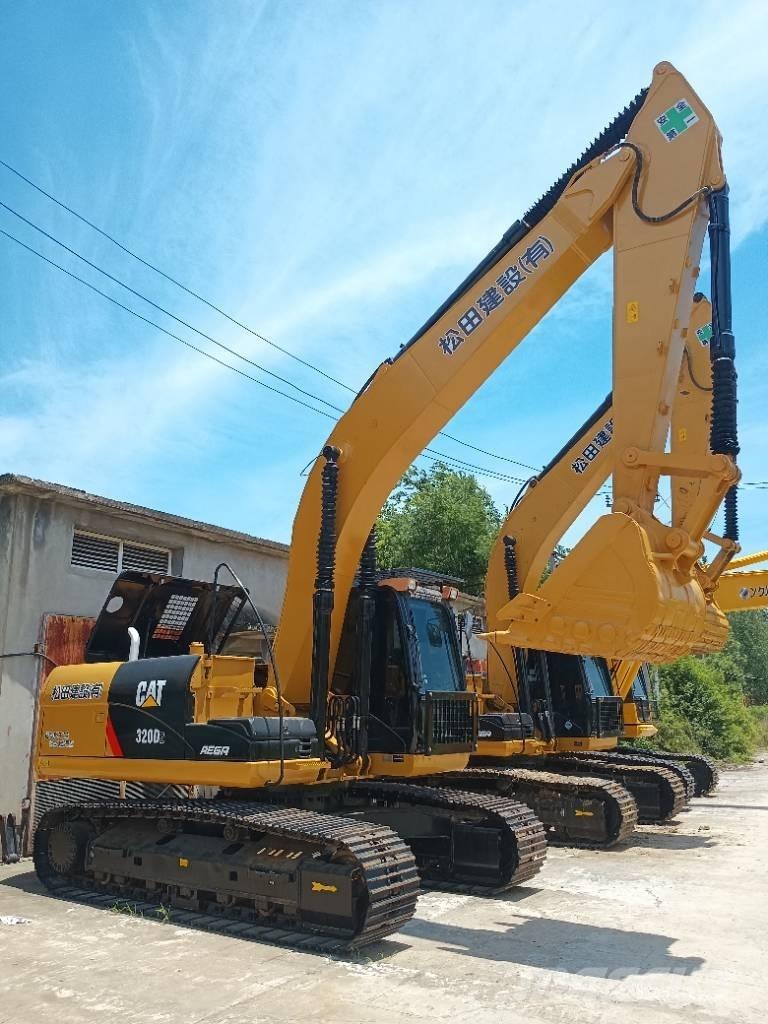 CAT 320 D2 Roomikekskavaatorid