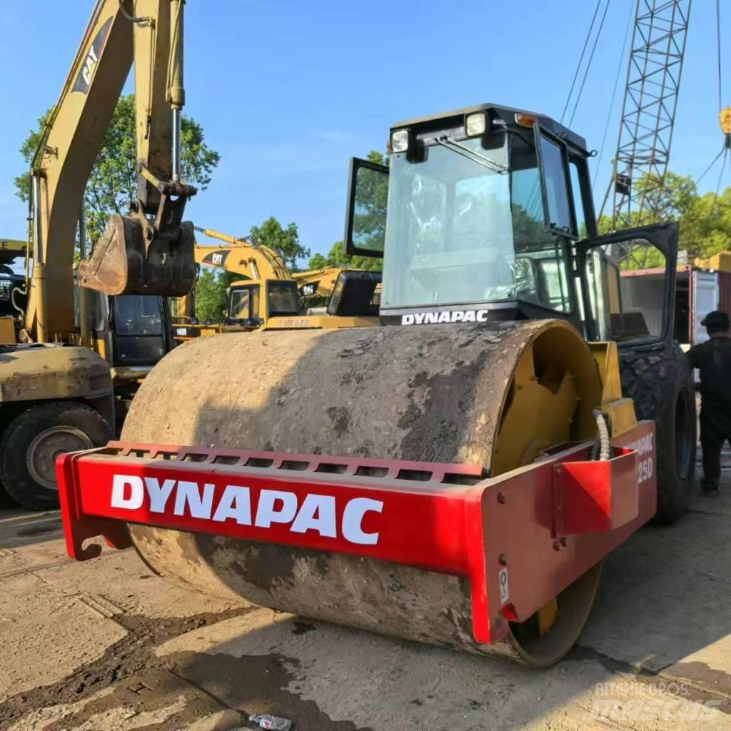 Dynapac CA 25 D Ühe trumliga rullid