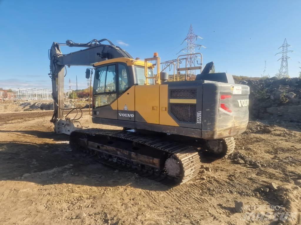 Volvo EC 220 E Roomikekskavaatorid