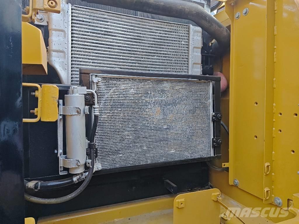 CAT 320 D Roomikekskavaatorid